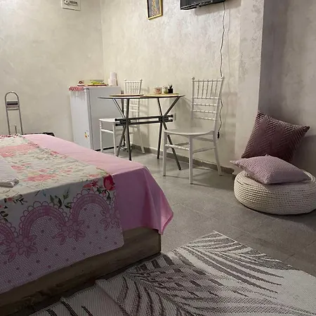 за гости паритон Apartment *